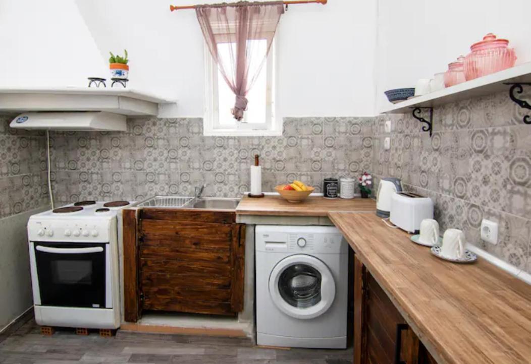 Mascot Bar Street Apartments Rhodes City ภายนอก รูปภาพ