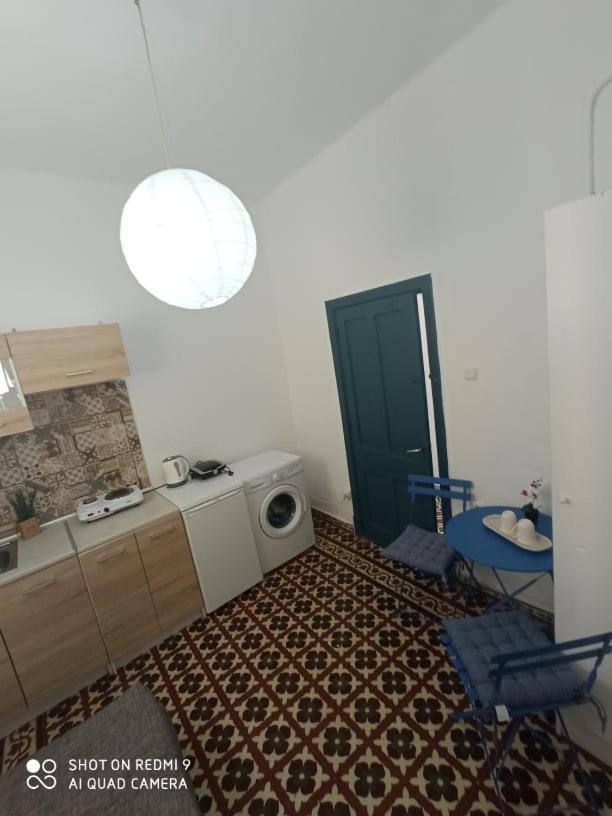 Mascot Bar Street Apartments Rhodes City ภายนอก รูปภาพ