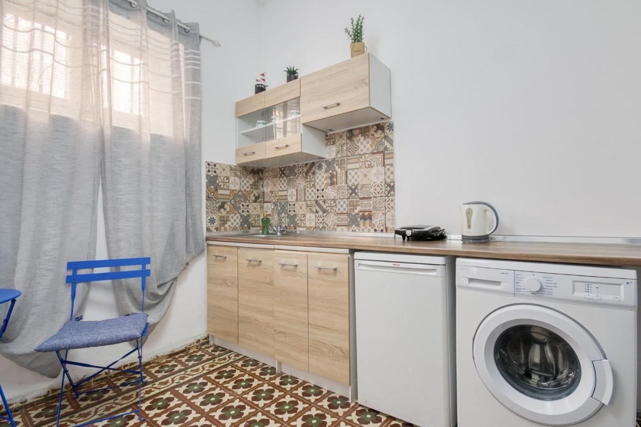 Mascot Bar Street Apartments Rhodes City ภายนอก รูปภาพ